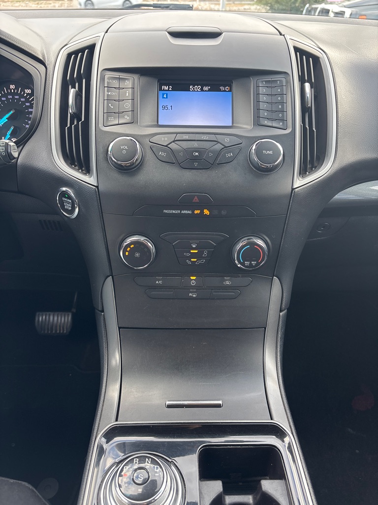 Photo 15 of this FORD EDGE