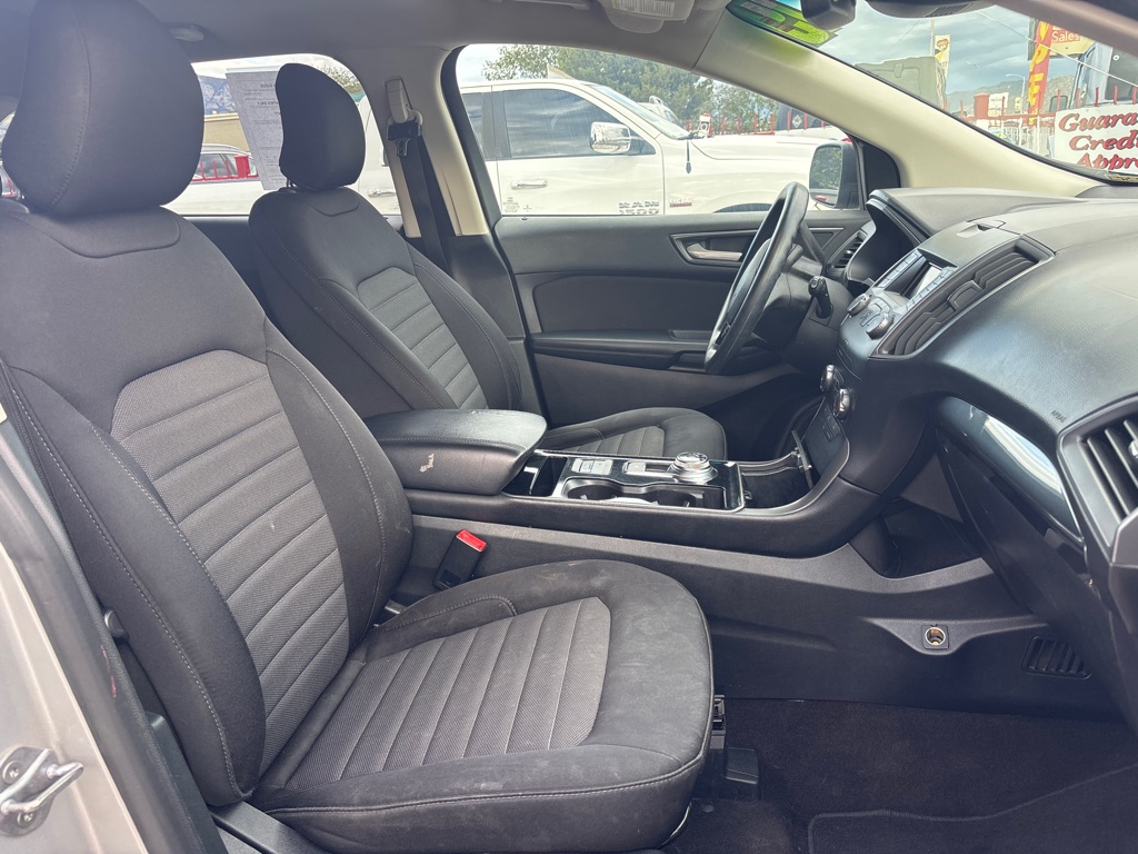 Photo 13 of this FORD EDGE