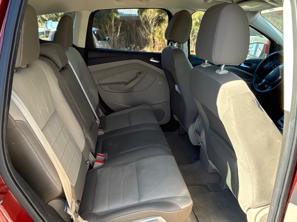 Photo 12 of this FORD ESCAPE