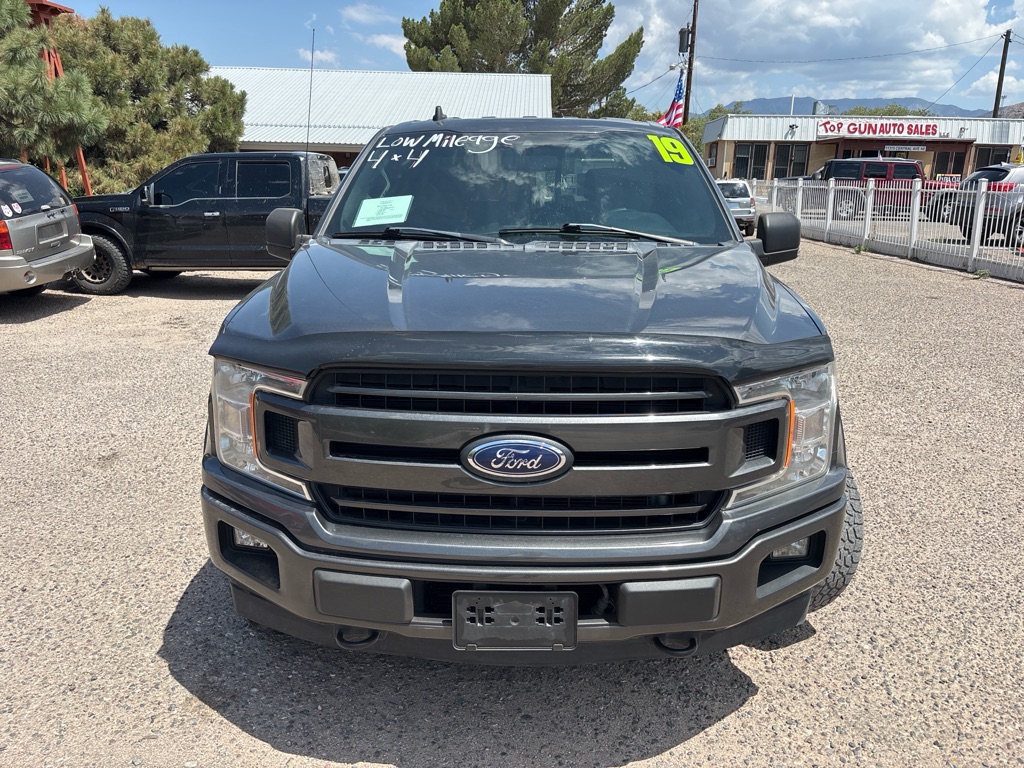 Photo 2 of this FORD F150