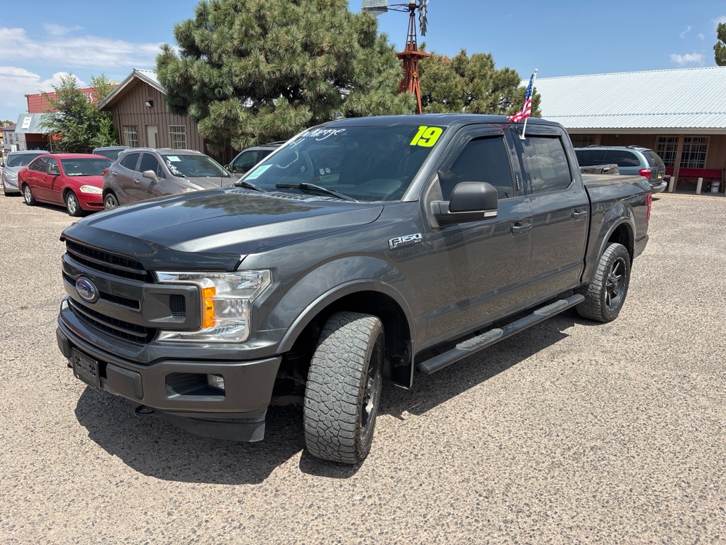 Photo 3 of this FORD F150