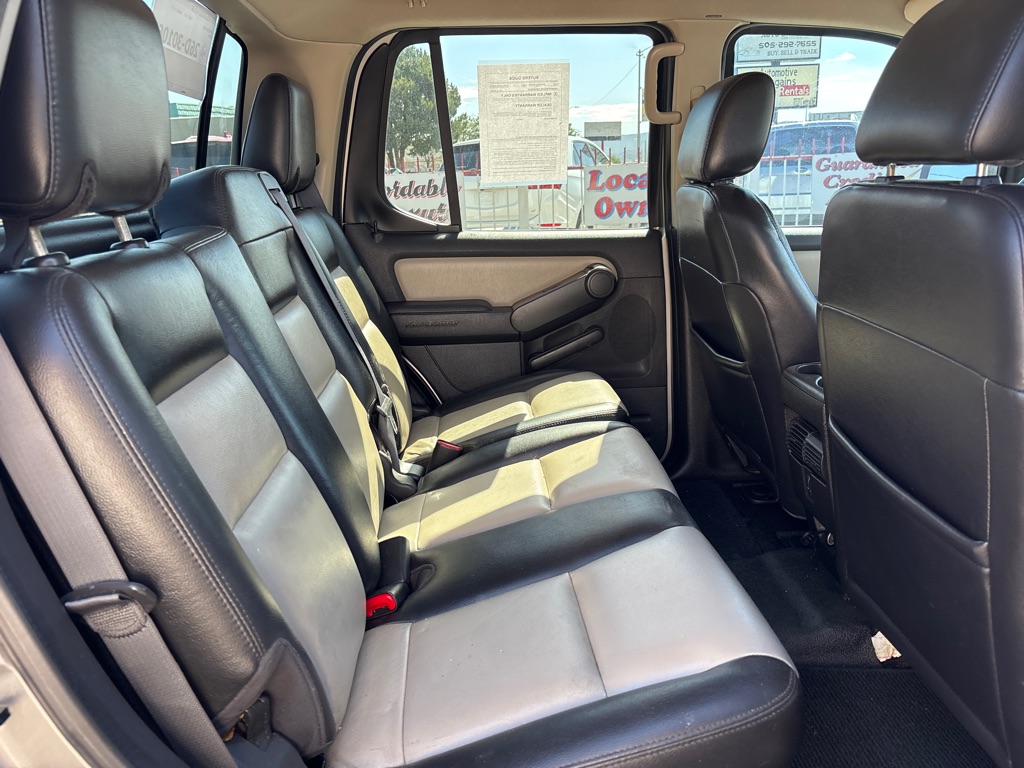 Photo 11 of this FORD EXPLORER SPORT