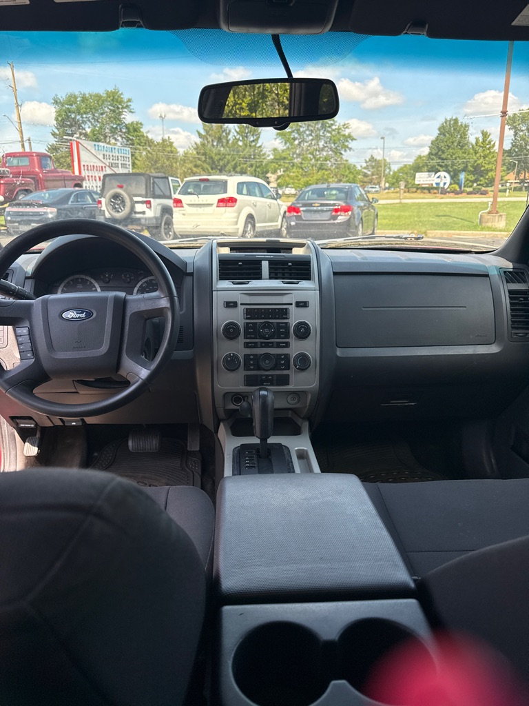Photo 11 of this FORD ESCAPE