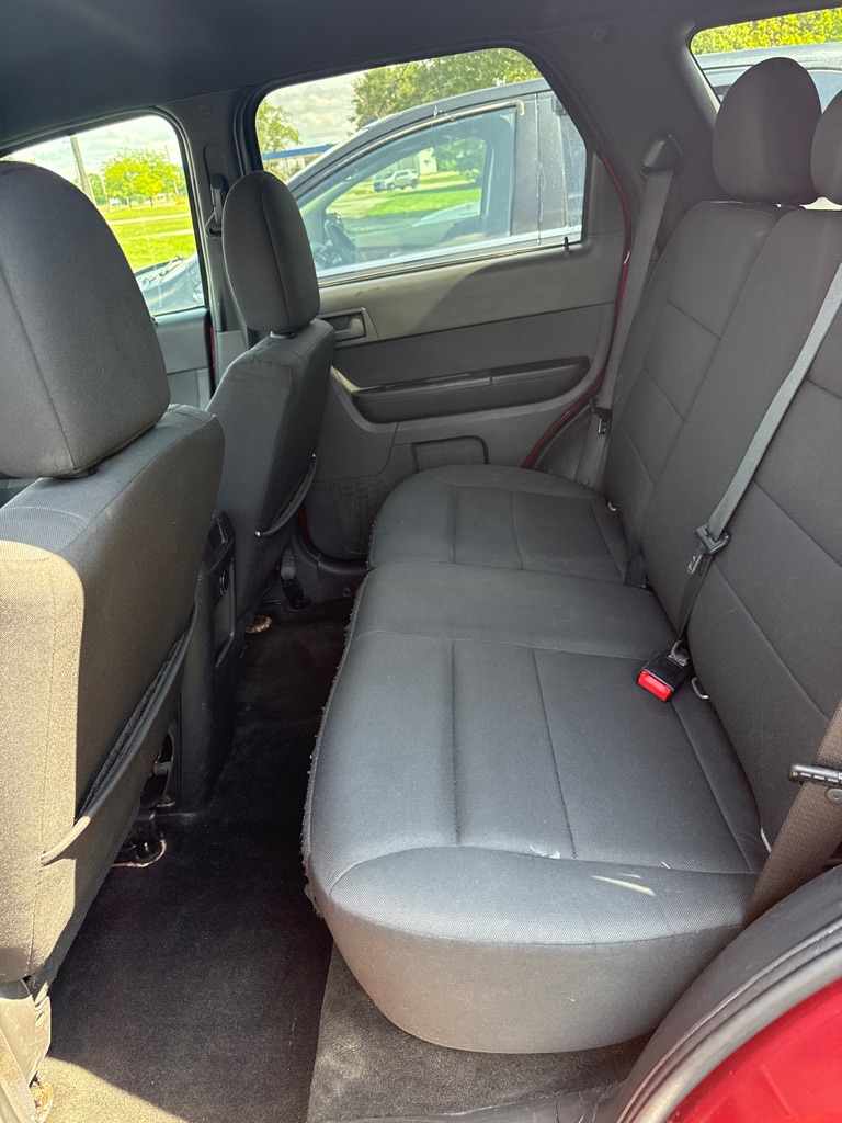Photo 9 of this FORD ESCAPE