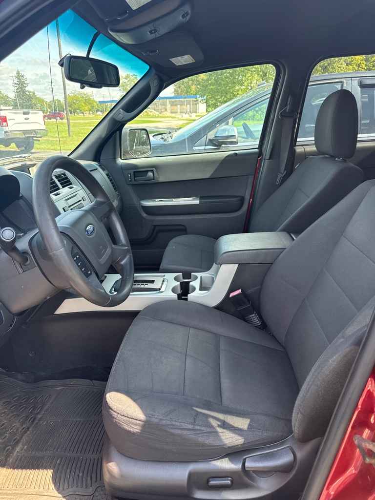 Photo 7 of this FORD ESCAPE