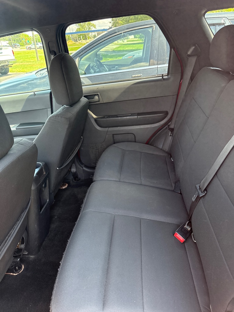 Photo 10 of this FORD ESCAPE
