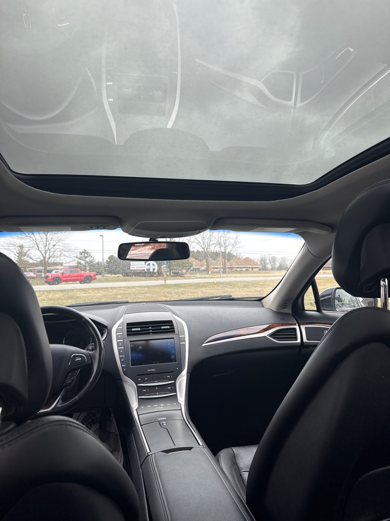Photo 12 of this LINCOLN MKZ