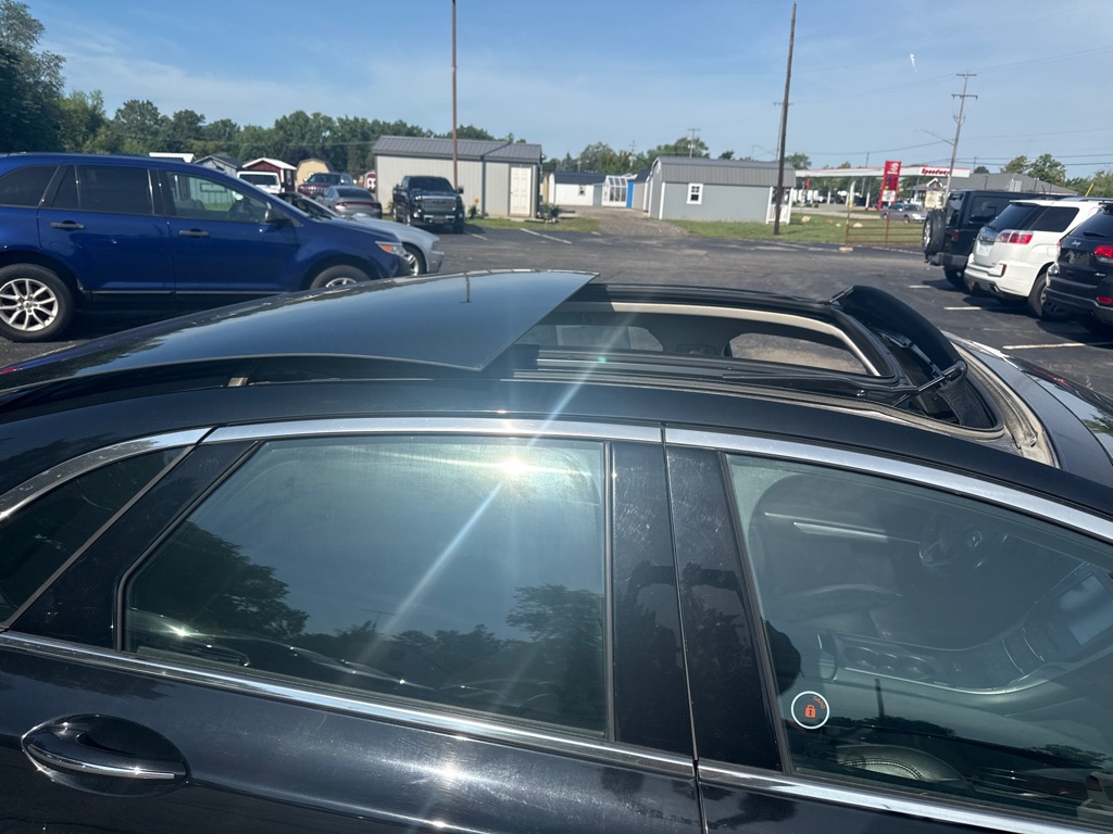 Photo 18 of this LINCOLN MKZ