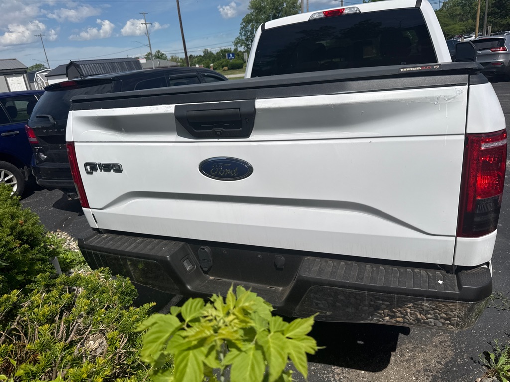 Photo 5 of this FORD F150