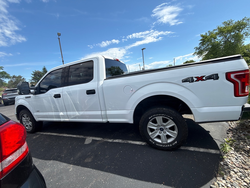 Photo 4 of this FORD F150