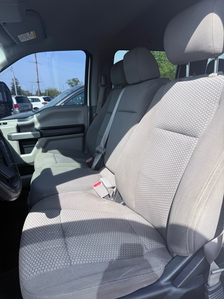 Photo 17 of this FORD F150