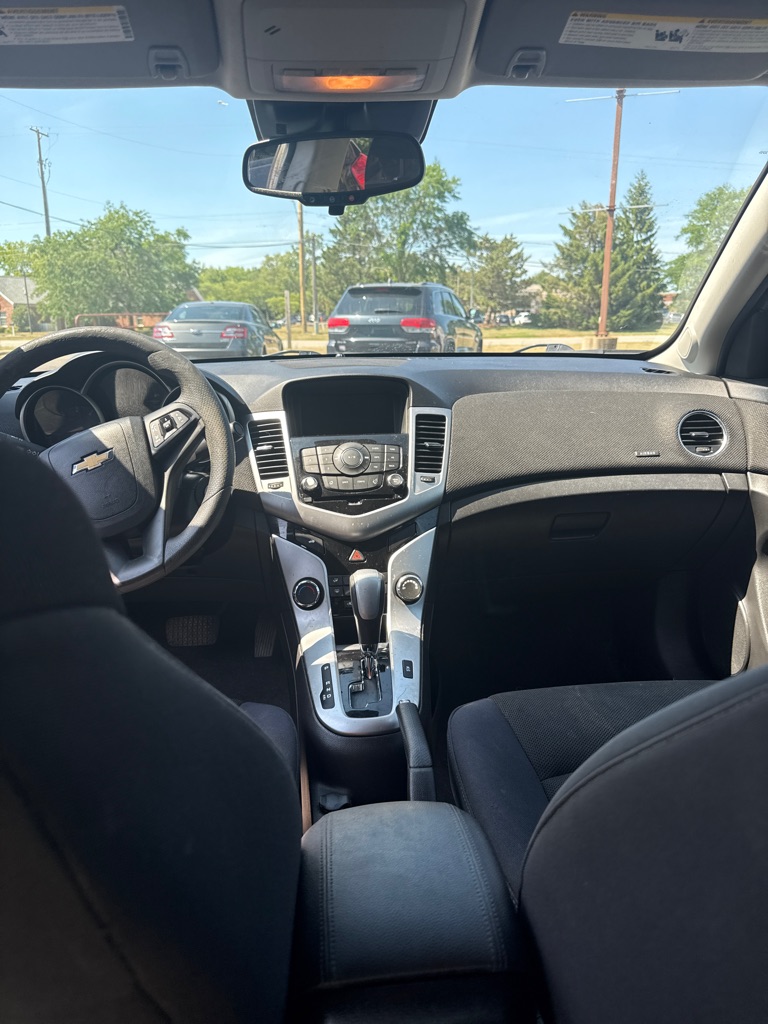 Photo 9 of this CHEVROLET CRUZE LIMITED