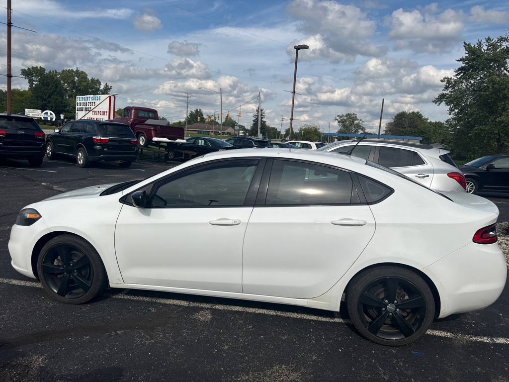 Photo 2 of this DODGE DART