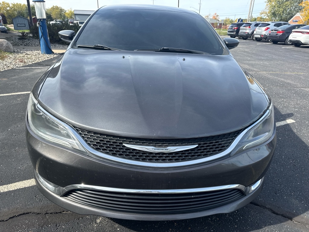 Photo 8 of this CHRYSLER 200