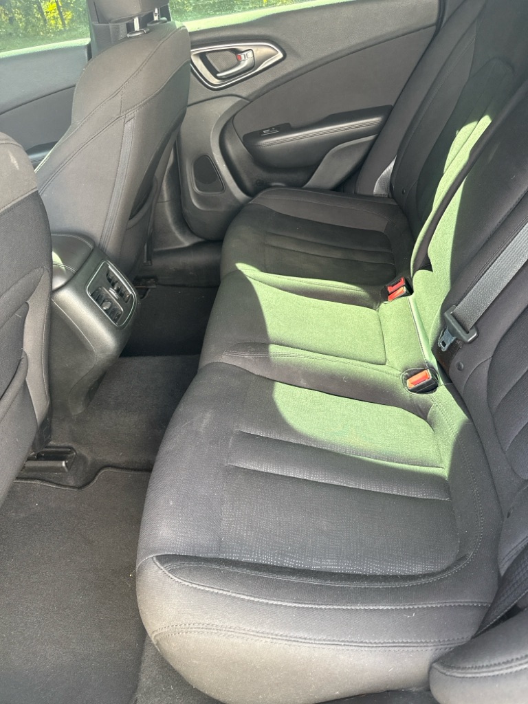 Photo 11 of this CHRYSLER 200