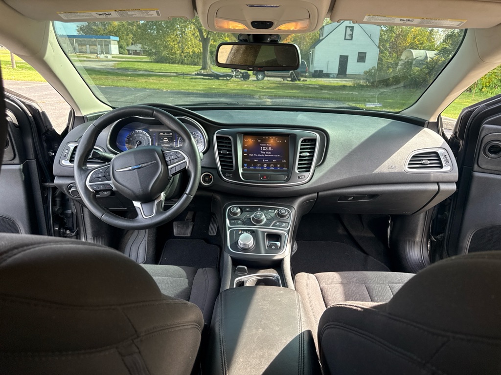 Photo 15 of this CHRYSLER 200