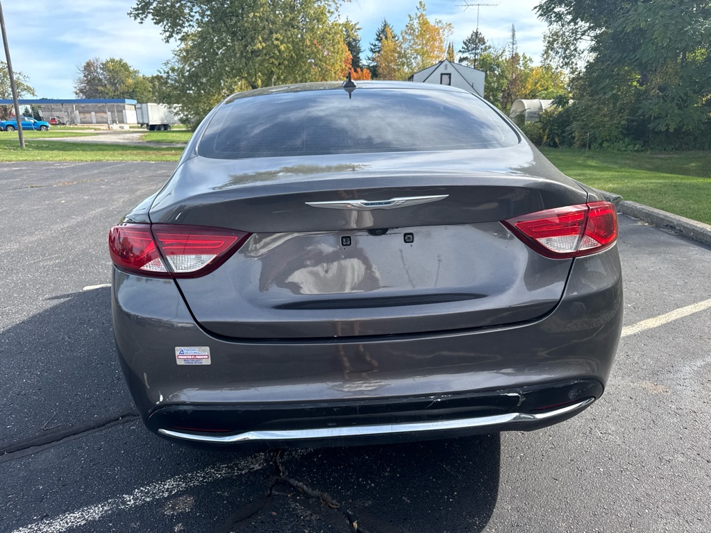 Photo 6 of this CHRYSLER 200