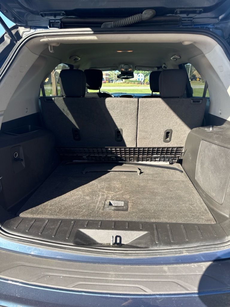 Photo 11 of this CHEVROLET EQUINOX