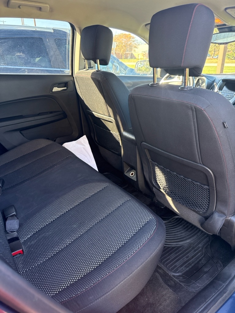 Photo 10 of this CHEVROLET EQUINOX