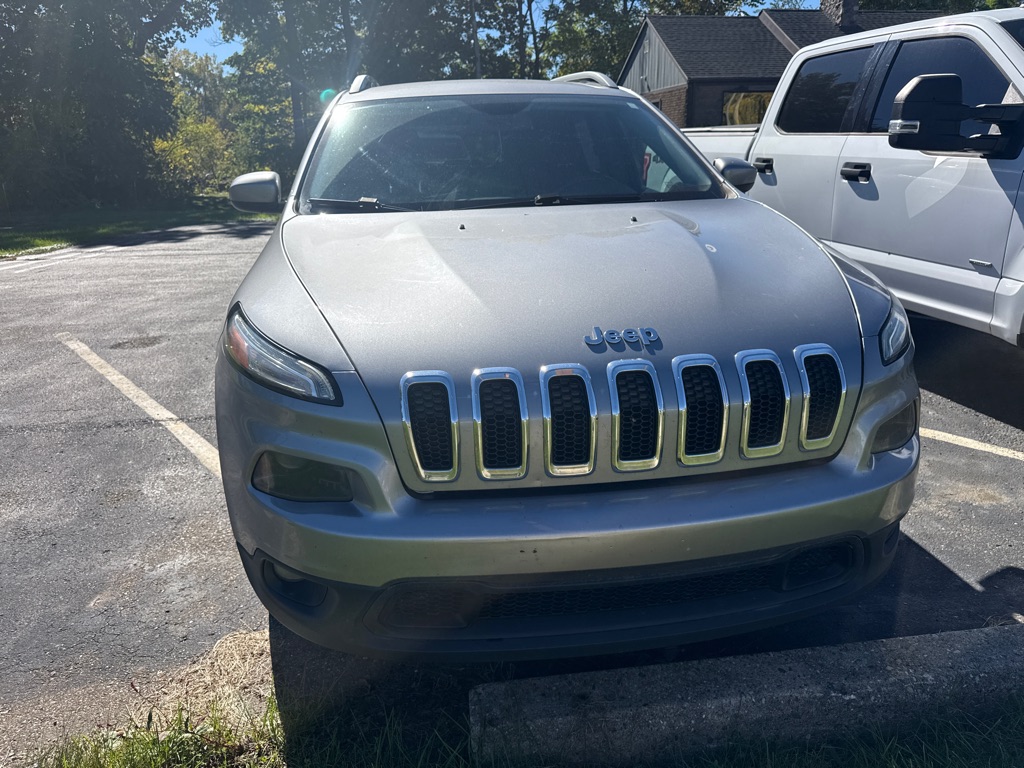 Photo 7 of this JEEP CHEROKEE