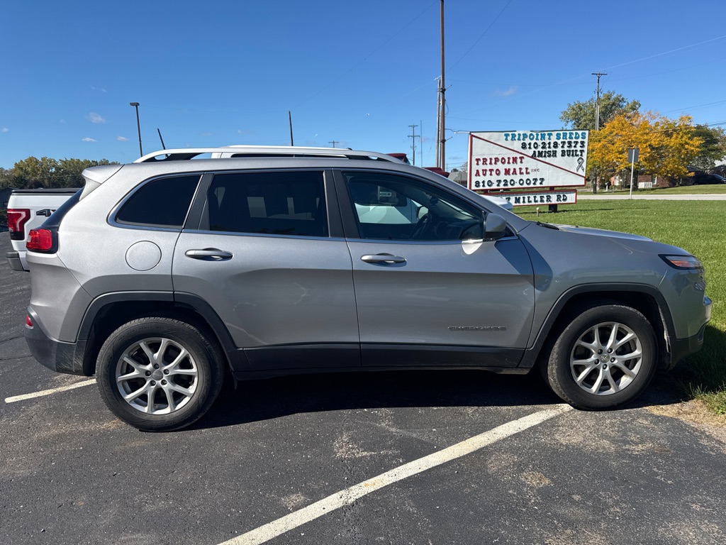 Photo 5 of this JEEP CHEROKEE