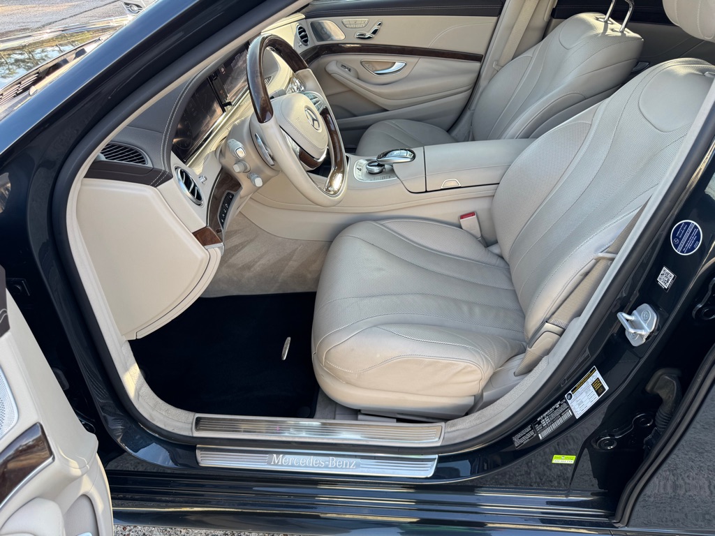 Photo 9 of this MERCEDES-BENZ S-CLASS