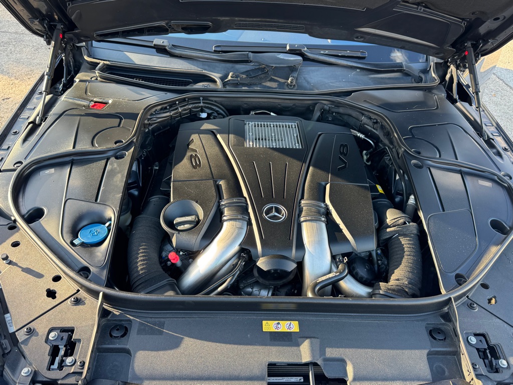 Photo 21 of this MERCEDES-BENZ S-CLASS