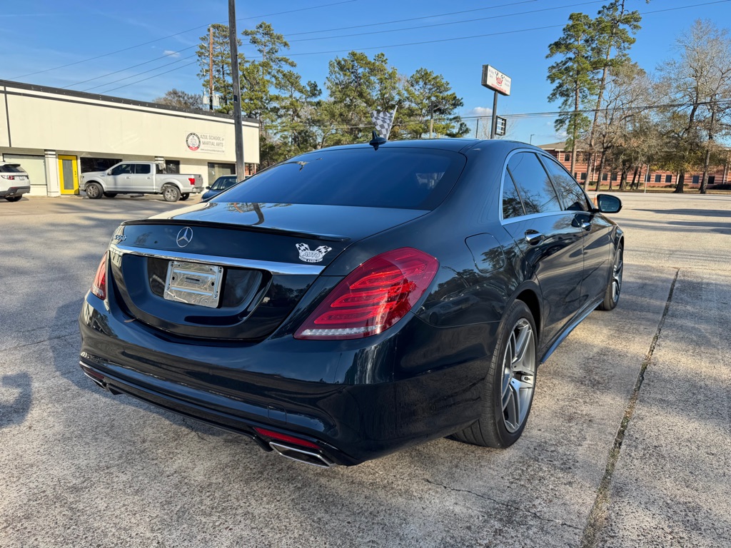 Photo 5 of this MERCEDES-BENZ S-CLASS