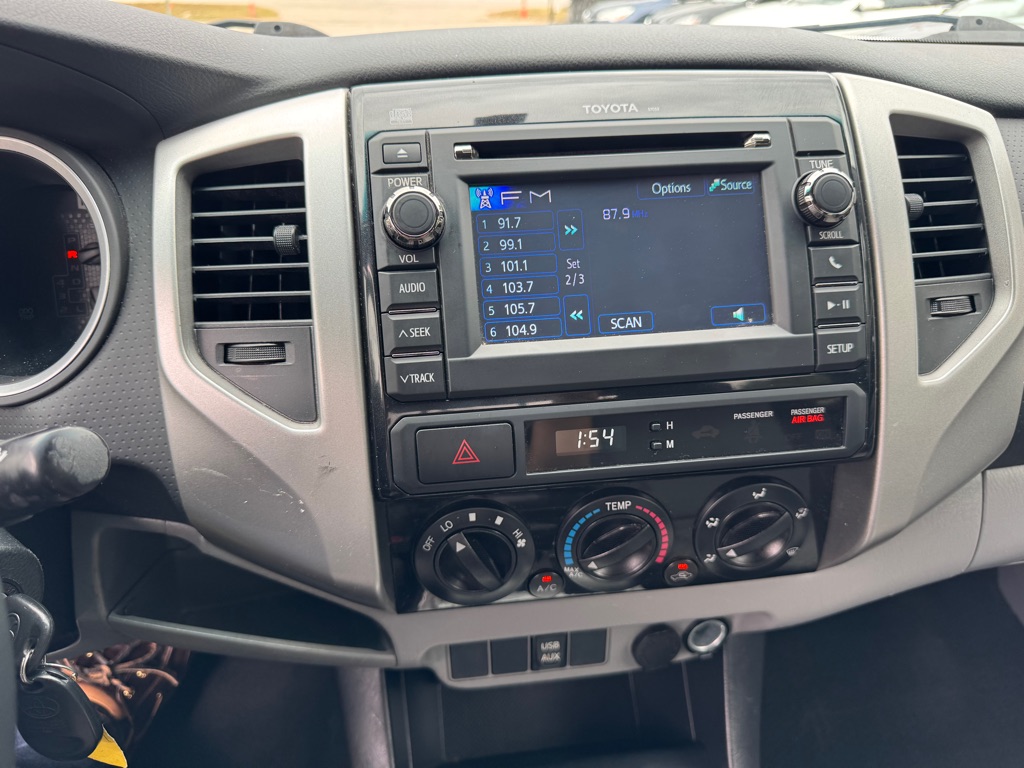 Photo 15 of this TOYOTA TACOMA