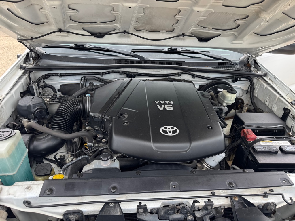 Photo 18 of this TOYOTA TACOMA