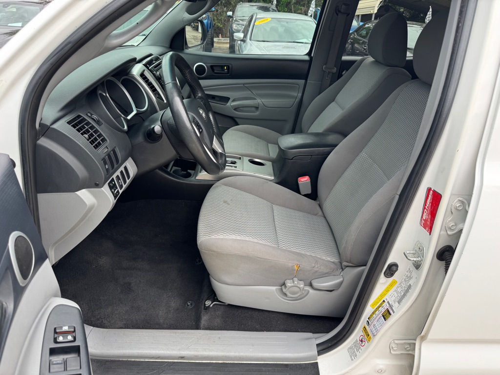 Photo 10 of this TOYOTA TACOMA