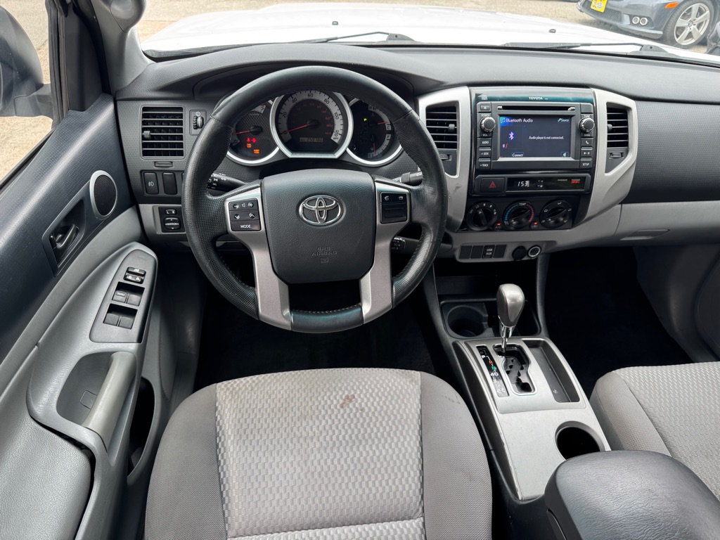 Photo 12 of this TOYOTA TACOMA