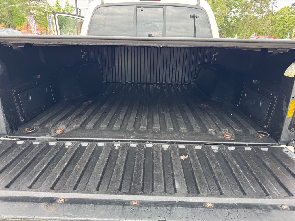 Photo 17 of this TOYOTA TACOMA