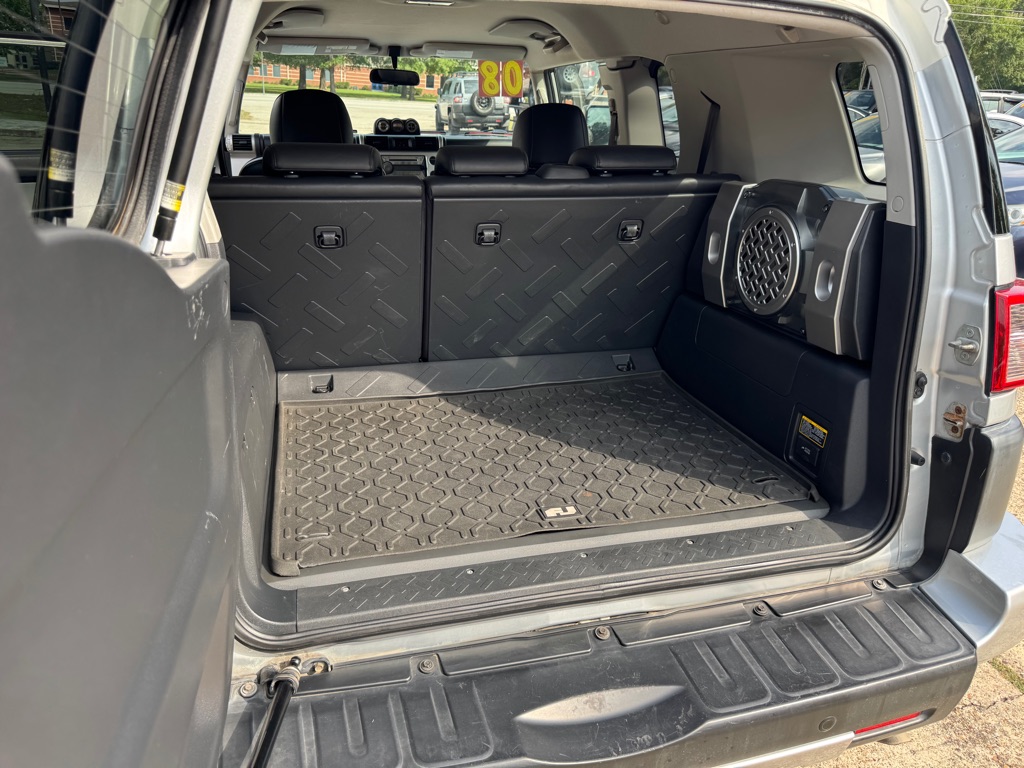Photo 13 of this TOYOTA FJ CRUISER