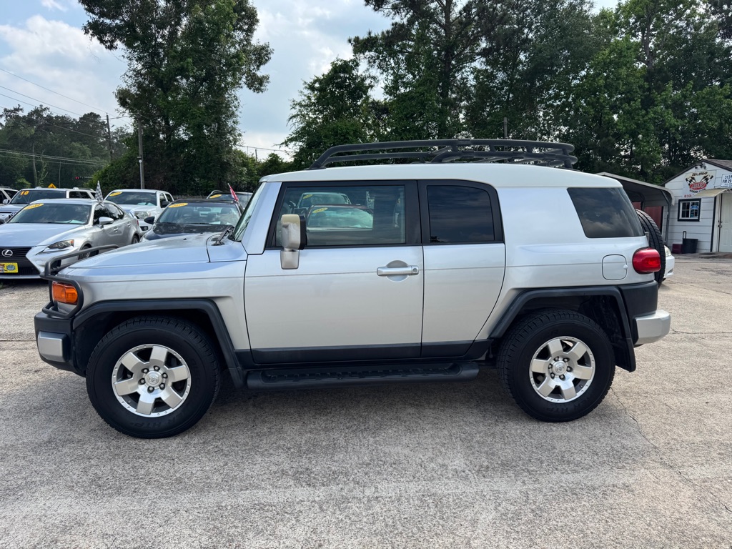 Photo 2 of this TOYOTA FJ CRUISER