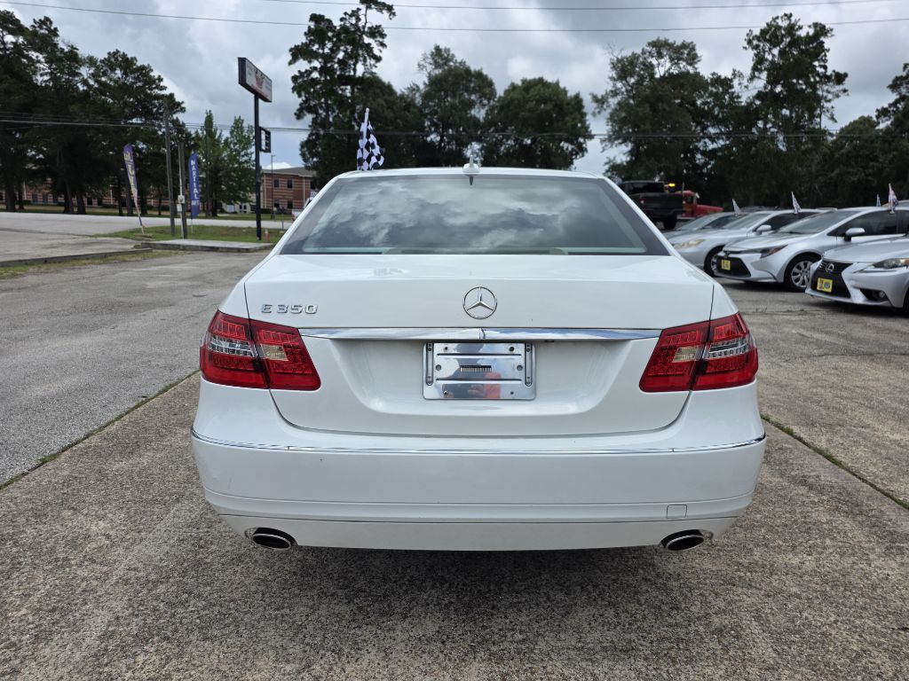 Photo 6 of this MERCEDES-BENZ E-CLASS