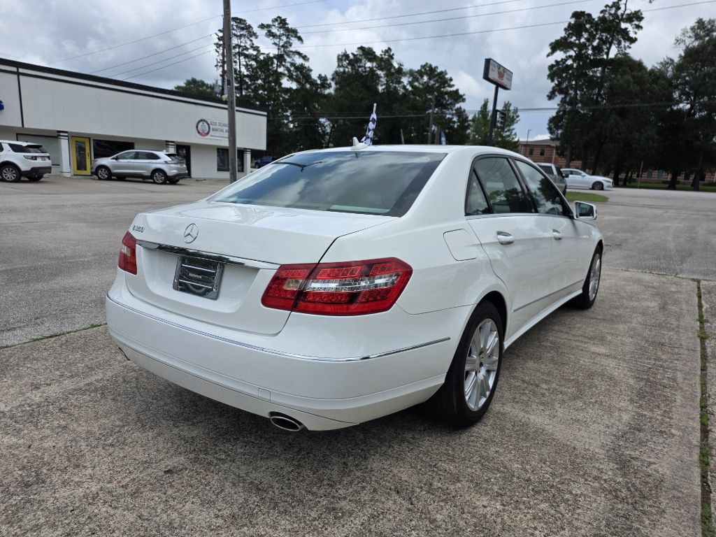 Photo 7 of this MERCEDES-BENZ E-CLASS