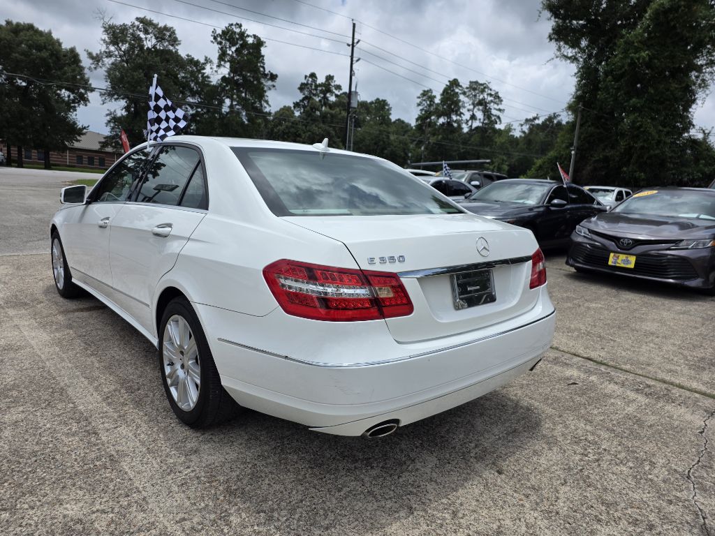 Photo 4 of this MERCEDES-BENZ E-CLASS