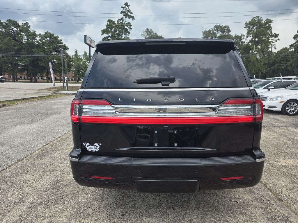 Photo 6 of this LINCOLN NAVIGATOR