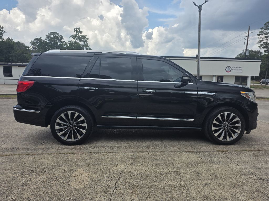 Photo 7 of this LINCOLN NAVIGATOR