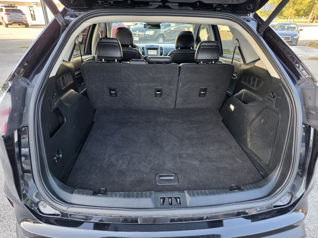 Photo 16 of this FORD EDGE