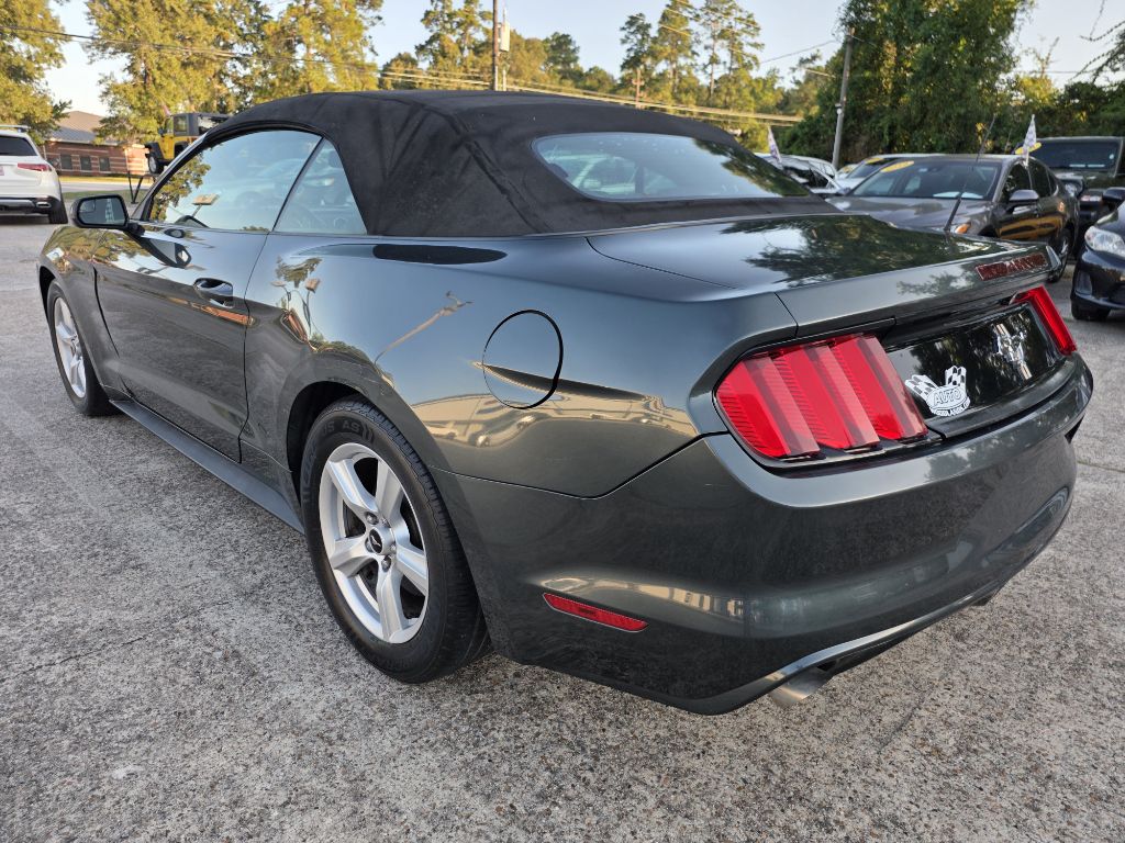 Photo 4 of this FORD MUSTANG