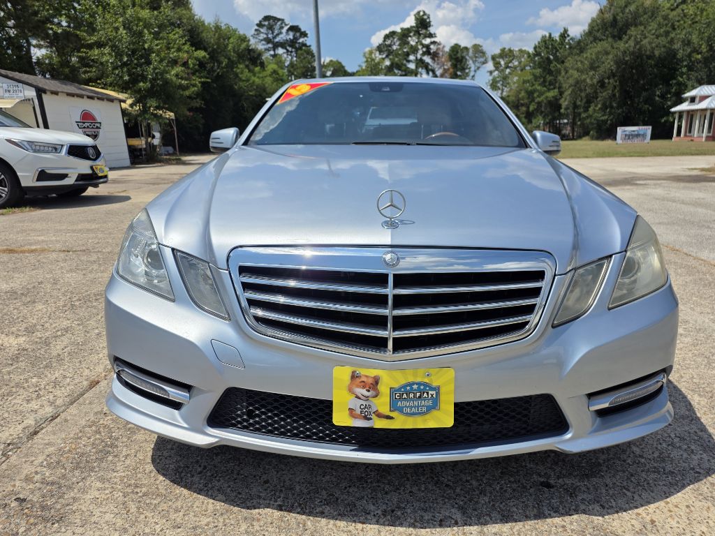 Photo 2 of this MERCEDES-BENZ E-CLASS