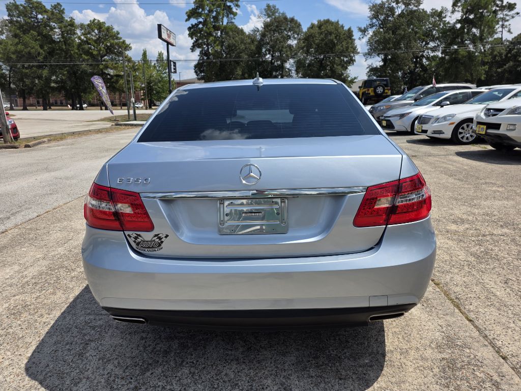 Photo 6 of this MERCEDES-BENZ E-CLASS