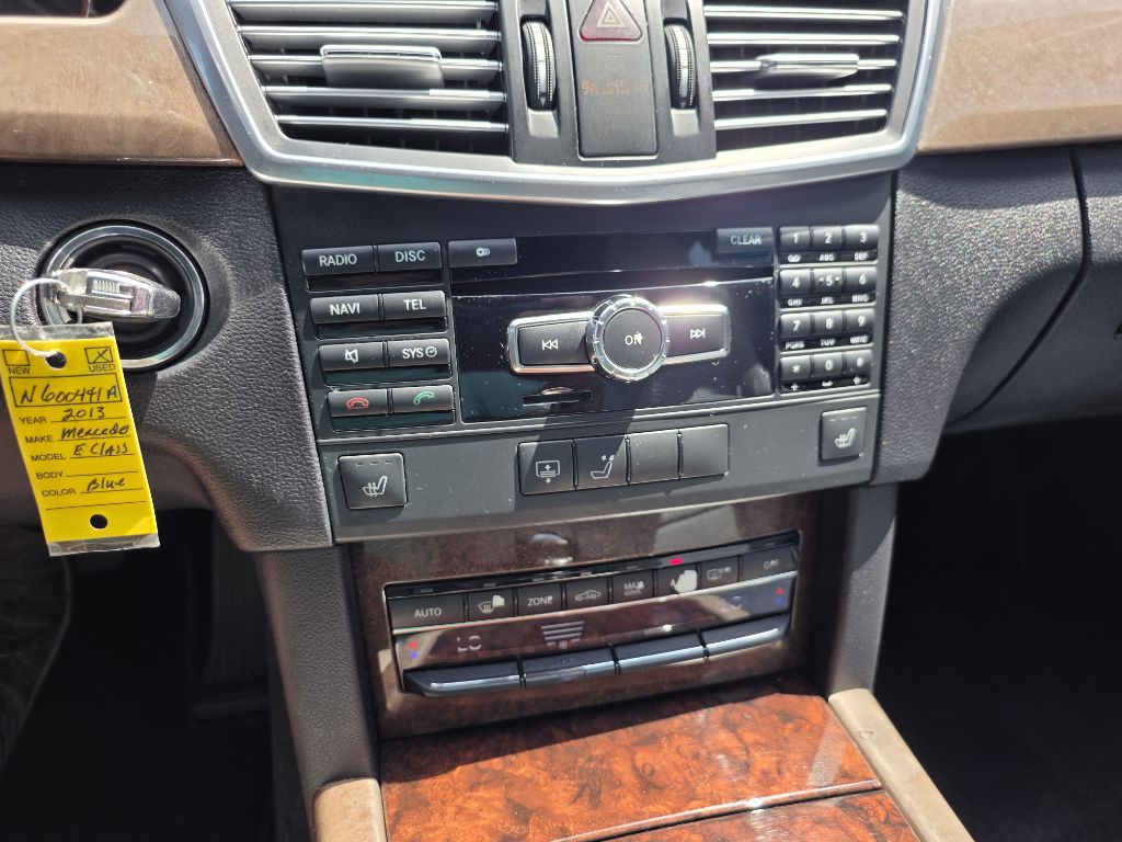 Photo 15 of this MERCEDES-BENZ E-CLASS