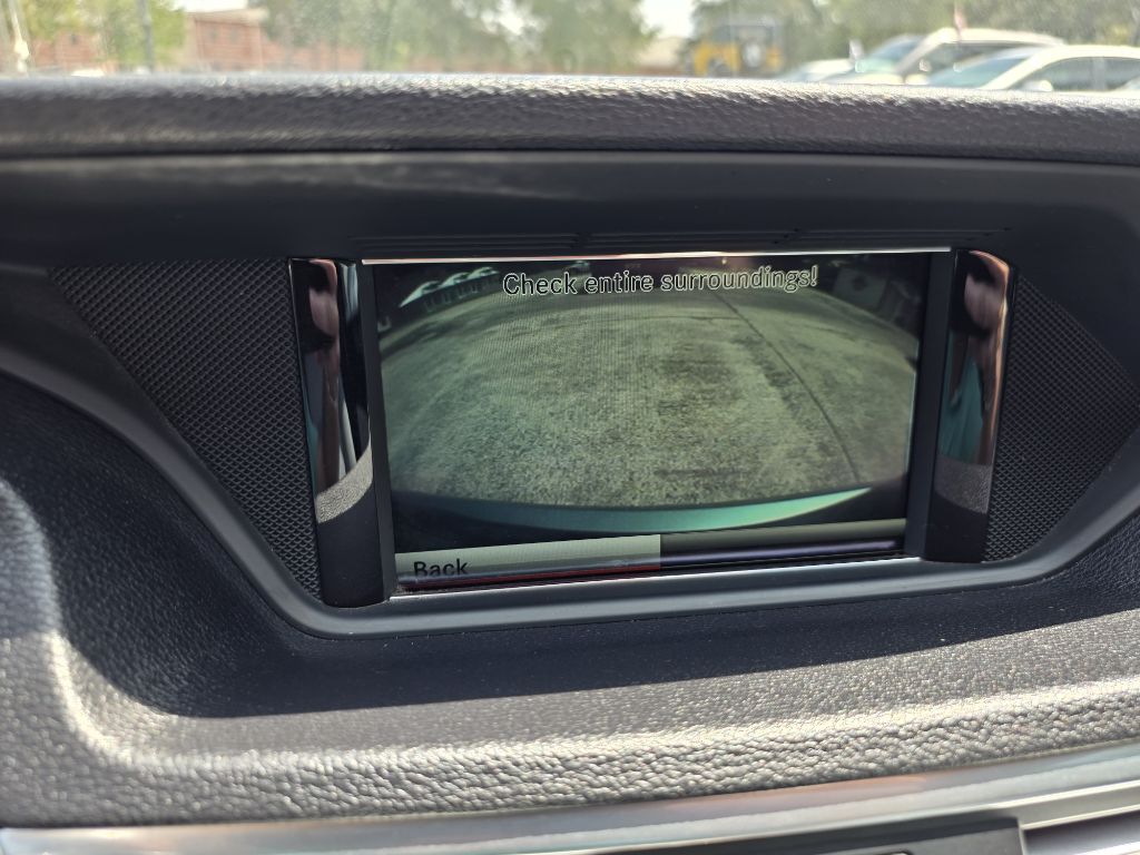 Photo 14 of this MERCEDES-BENZ E-CLASS