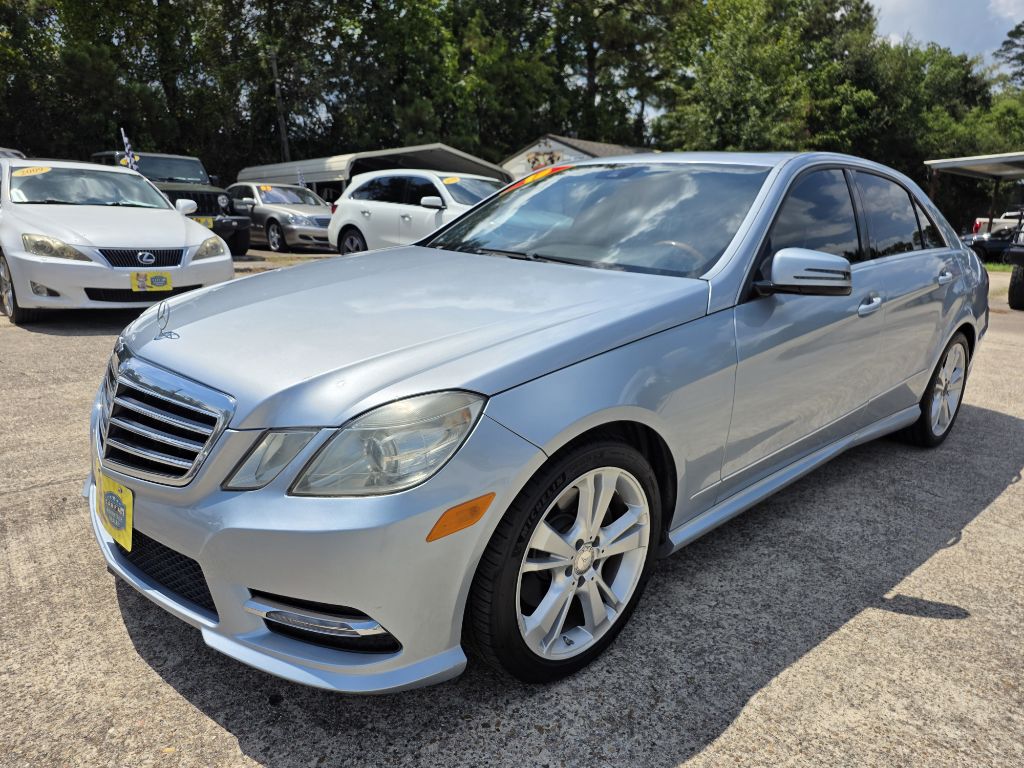 Photo 3 of this MERCEDES-BENZ E-CLASS