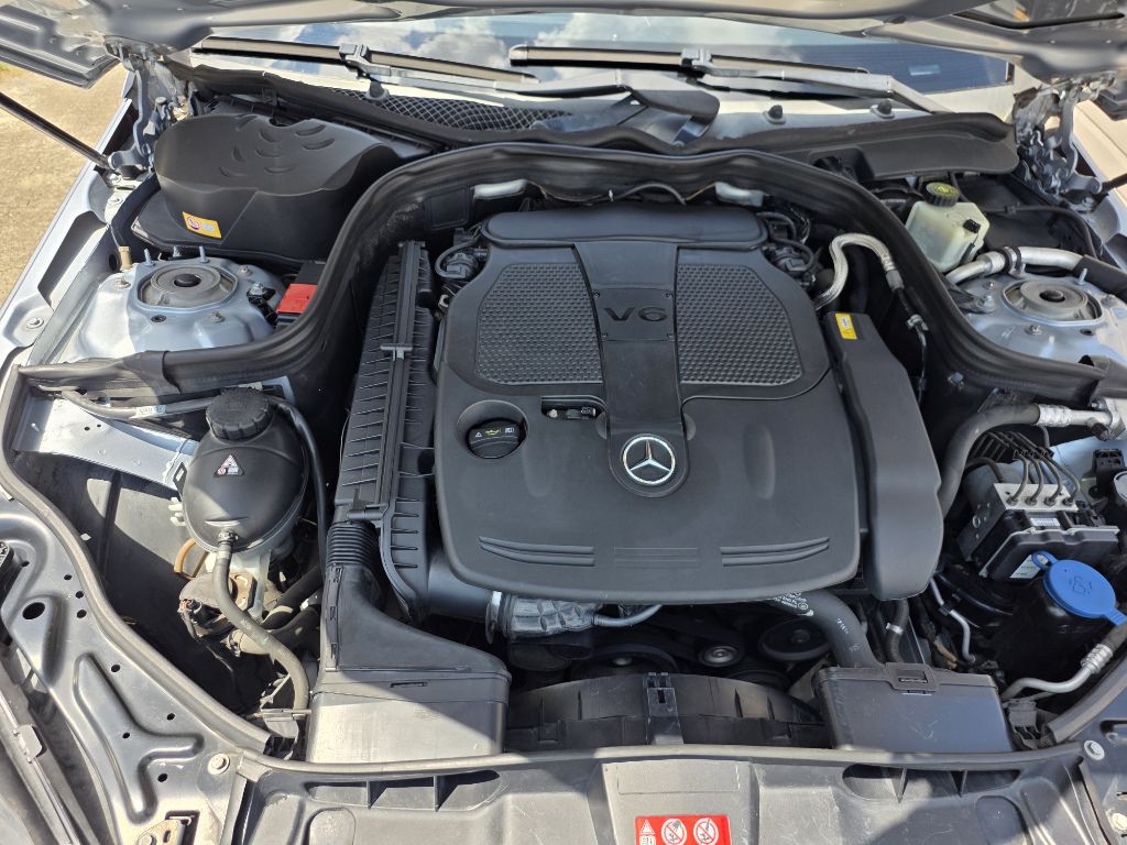 Photo 20 of this MERCEDES-BENZ E-CLASS