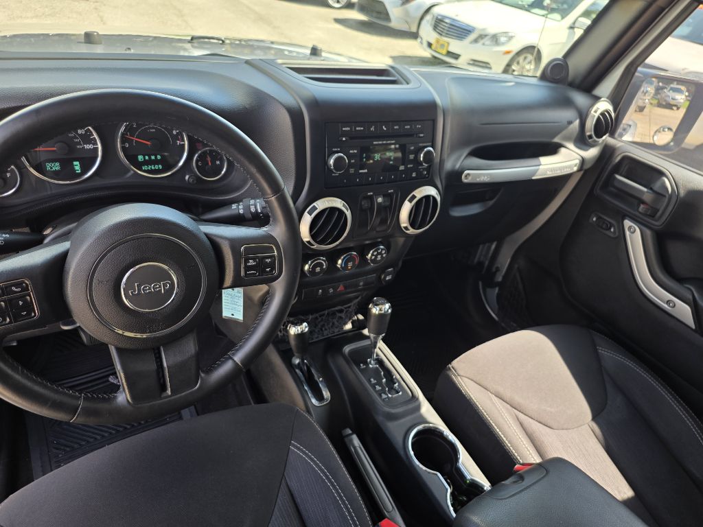 Photo 19 of this JEEP WRANGLER