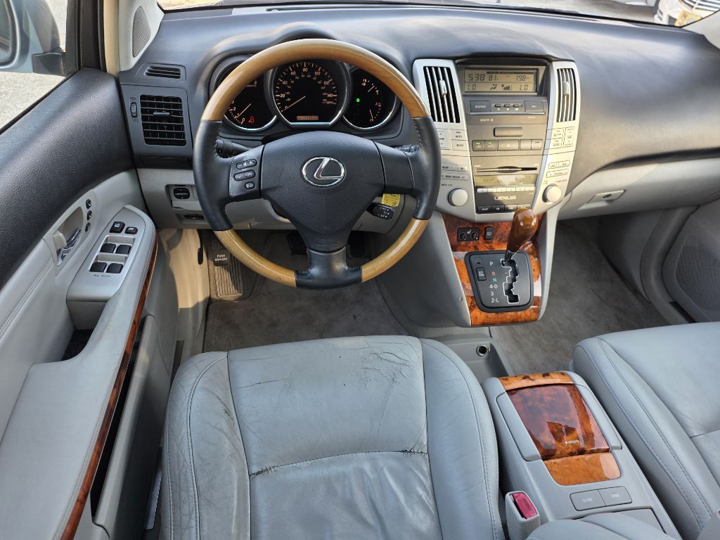 Photo 8 of this LEXUS RX